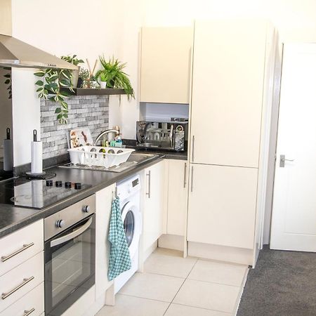 מנצ'סטר Cozy And Charming - 1 Bedroom Apartment - Free Parking, Transit Links, Close To Stadiums מראה חיצוני תמונה