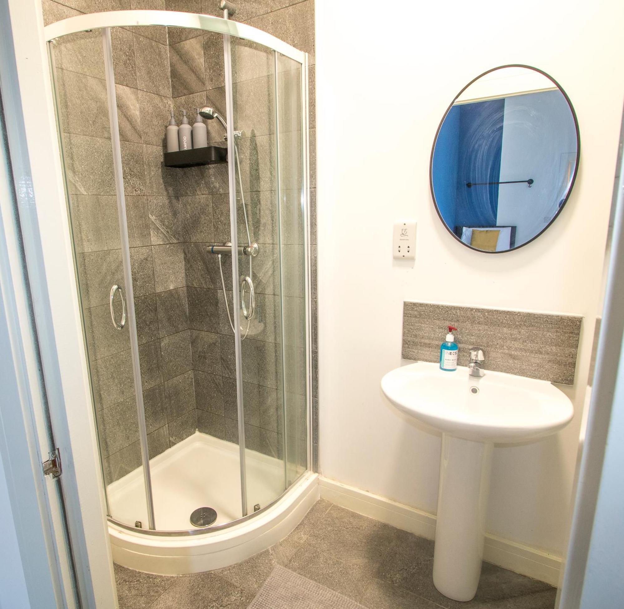 מנצ'סטר Cozy And Charming - 1 Bedroom Apartment - Free Parking, Transit Links, Close To Stadiums מראה חיצוני תמונה